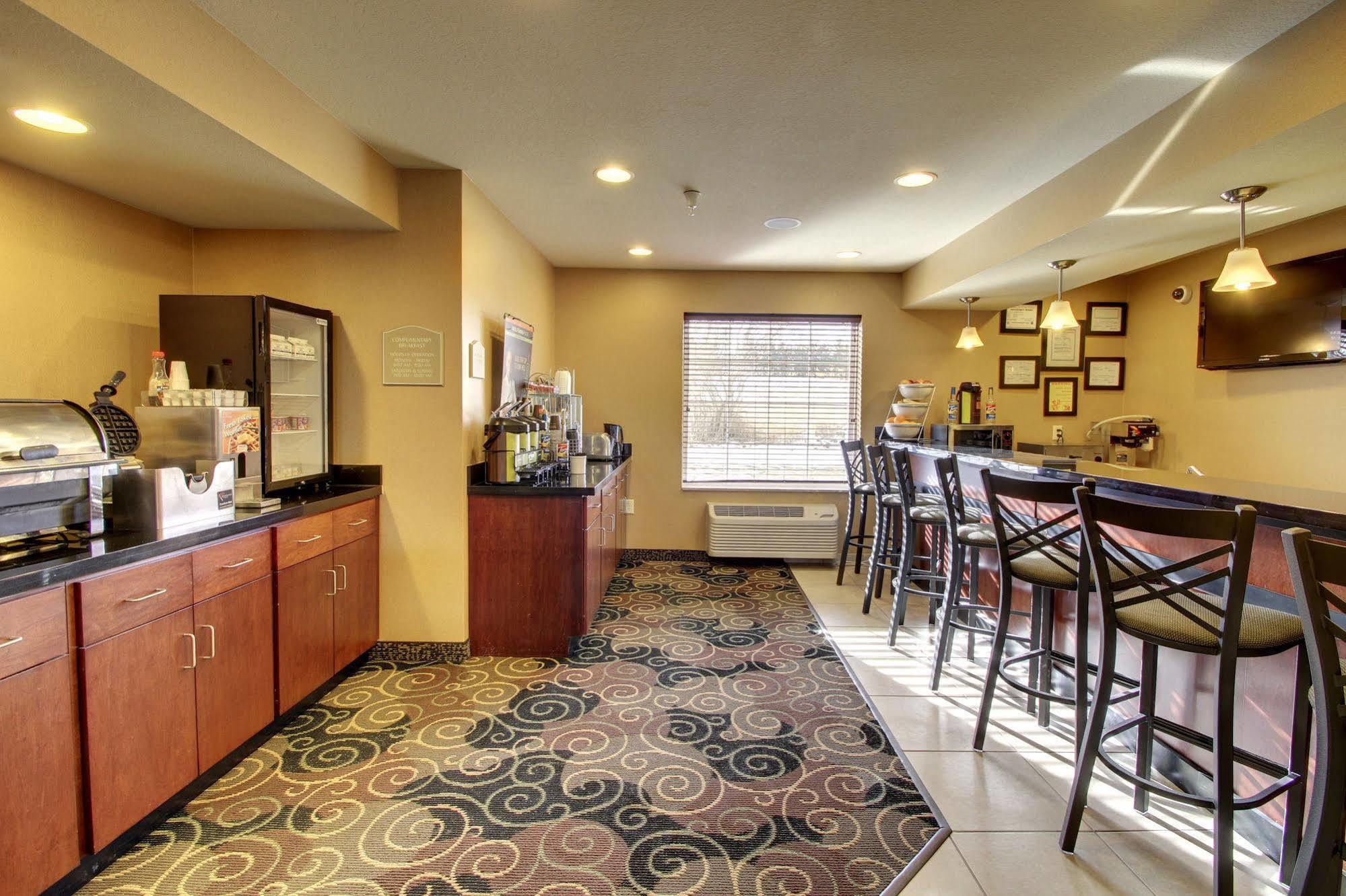 Cobblestone Inn & Suites - Hartington Εξωτερικό φωτογραφία
