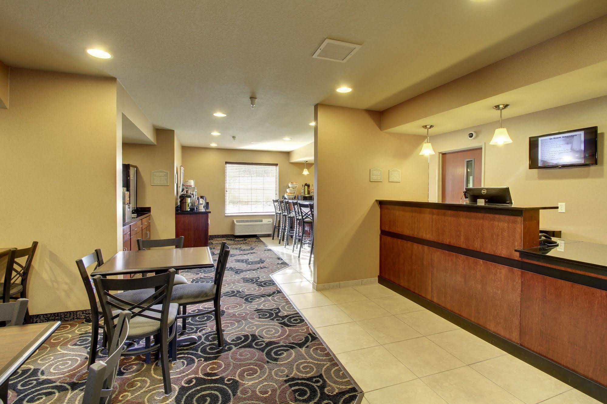 Cobblestone Inn & Suites - Hartington Εξωτερικό φωτογραφία