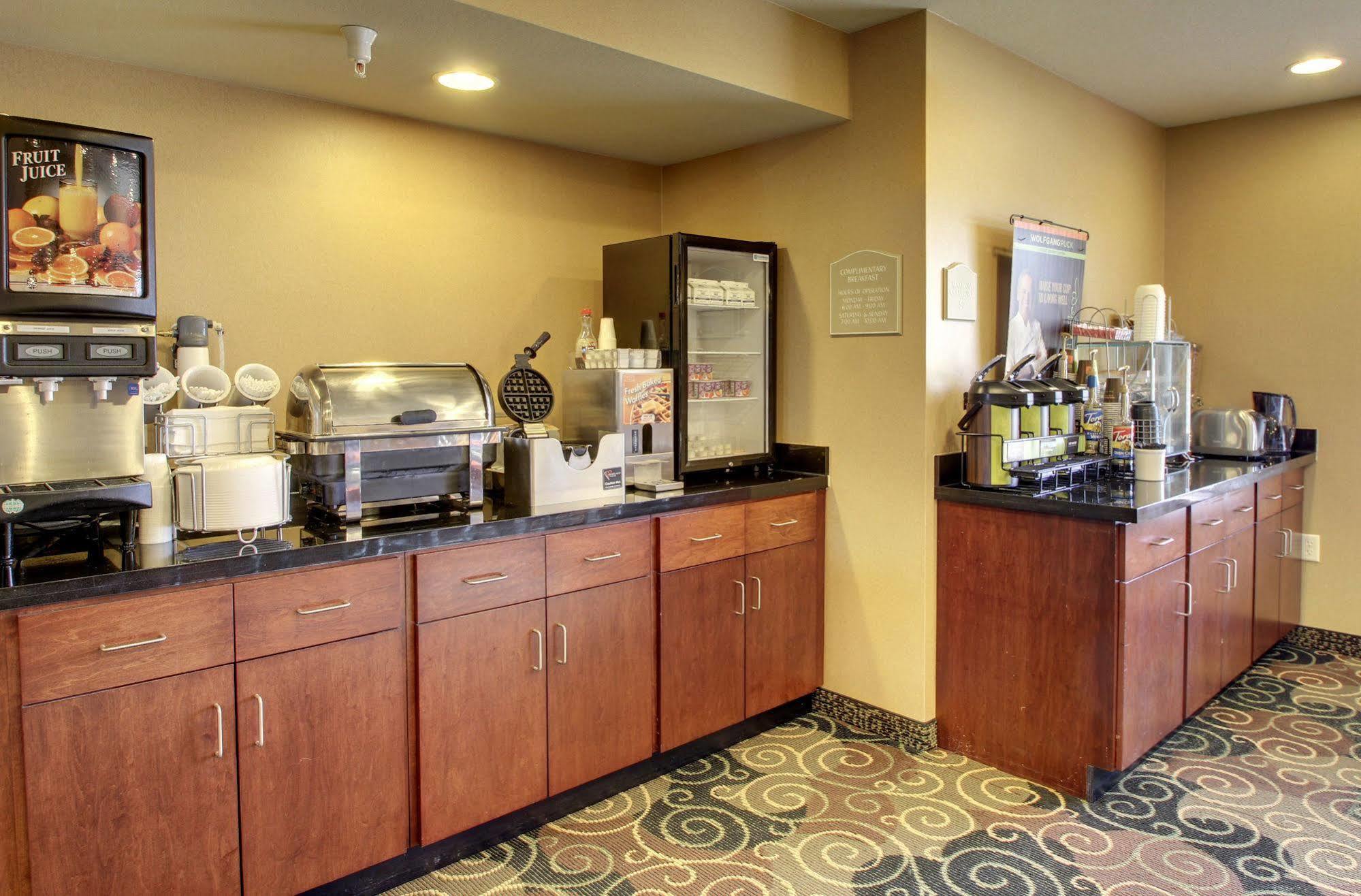 Cobblestone Inn & Suites - Hartington Εξωτερικό φωτογραφία